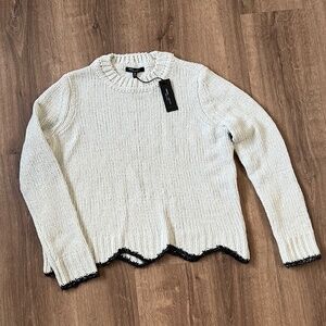 NWT Romeo + Juliet Couture Ivory Sparkle Scallop Hem Sweater Sz M